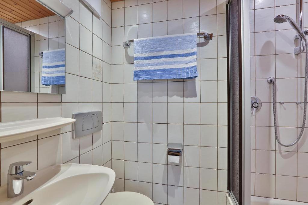 Haus Heimattreu Hotel เชอเนา อัม เคอนิกเซ ภายนอก รูปภาพ